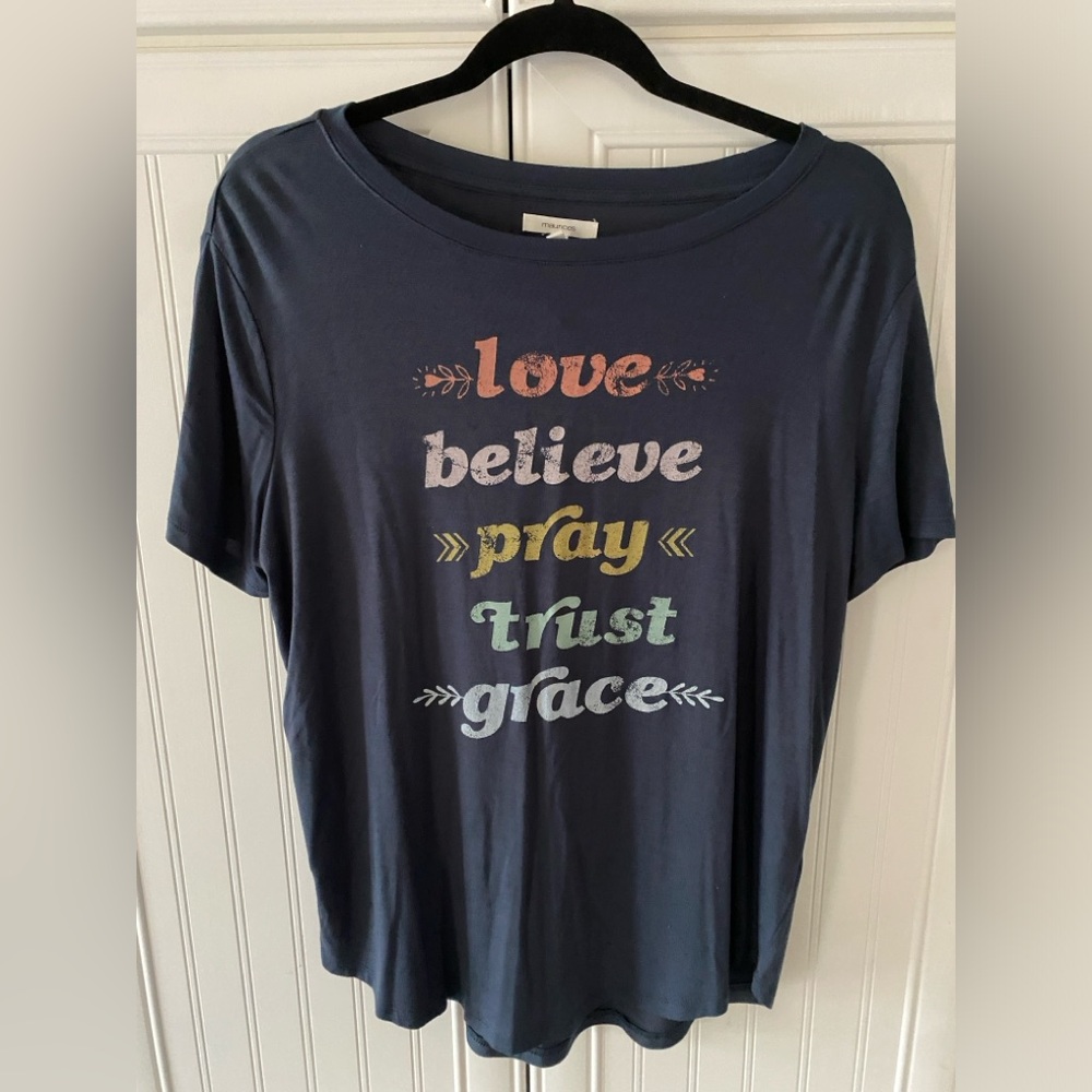 ⭐️3 for 20$⭐️ Maurices Navy Graphic Tee